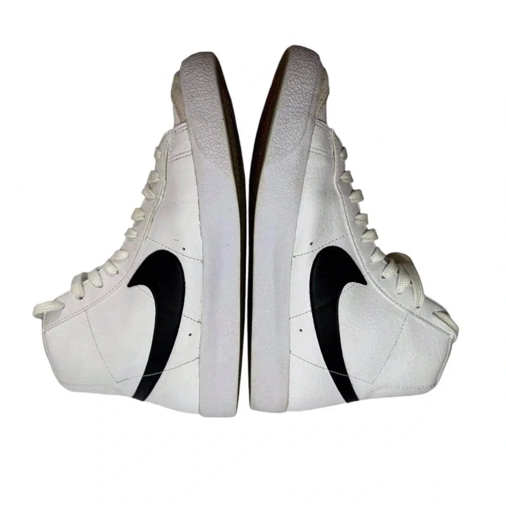 Kid’s Nike White + Black Blazer Mid 77 Trainers, Sneakers - Size 7 Youth
